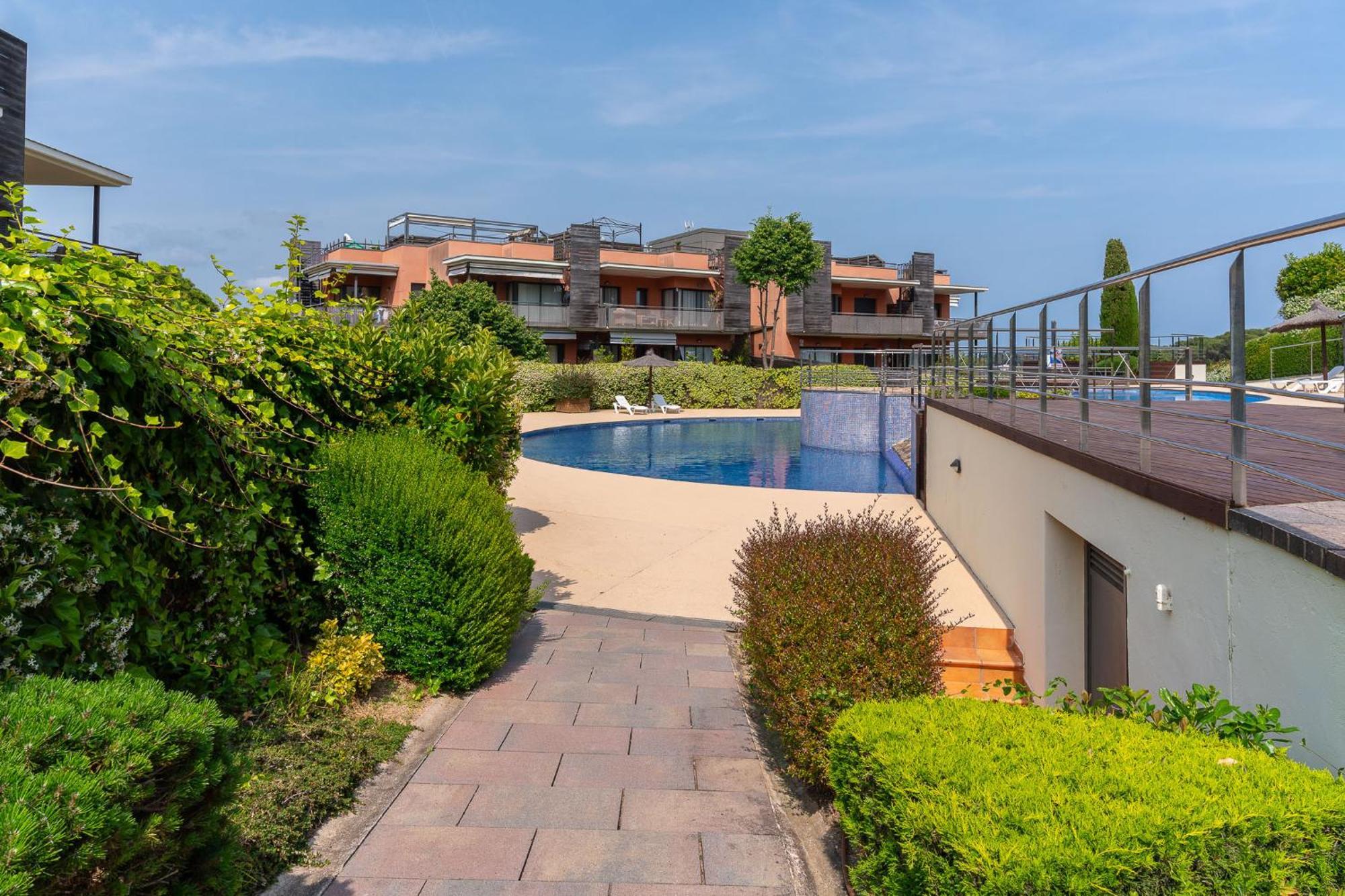 Apartment Charming Garden En 